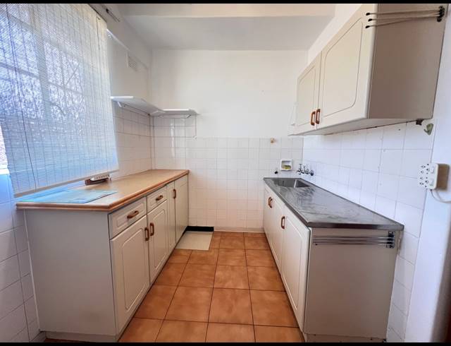 2 BEDROOM FLAT FOR SALE IN SCOTTBURGH CENTRAL